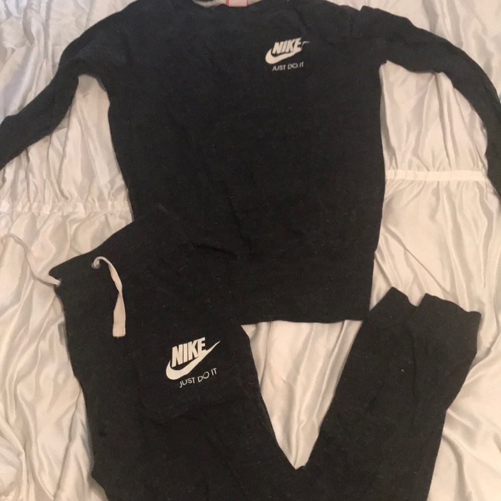 Nike Jogging Suit